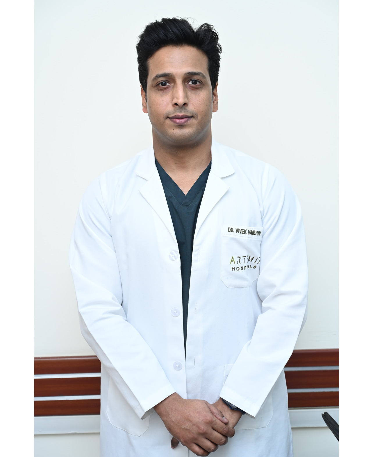 Dr. Vivek Vaibhav - Orthopaedics Doctor in Gurgaon, India